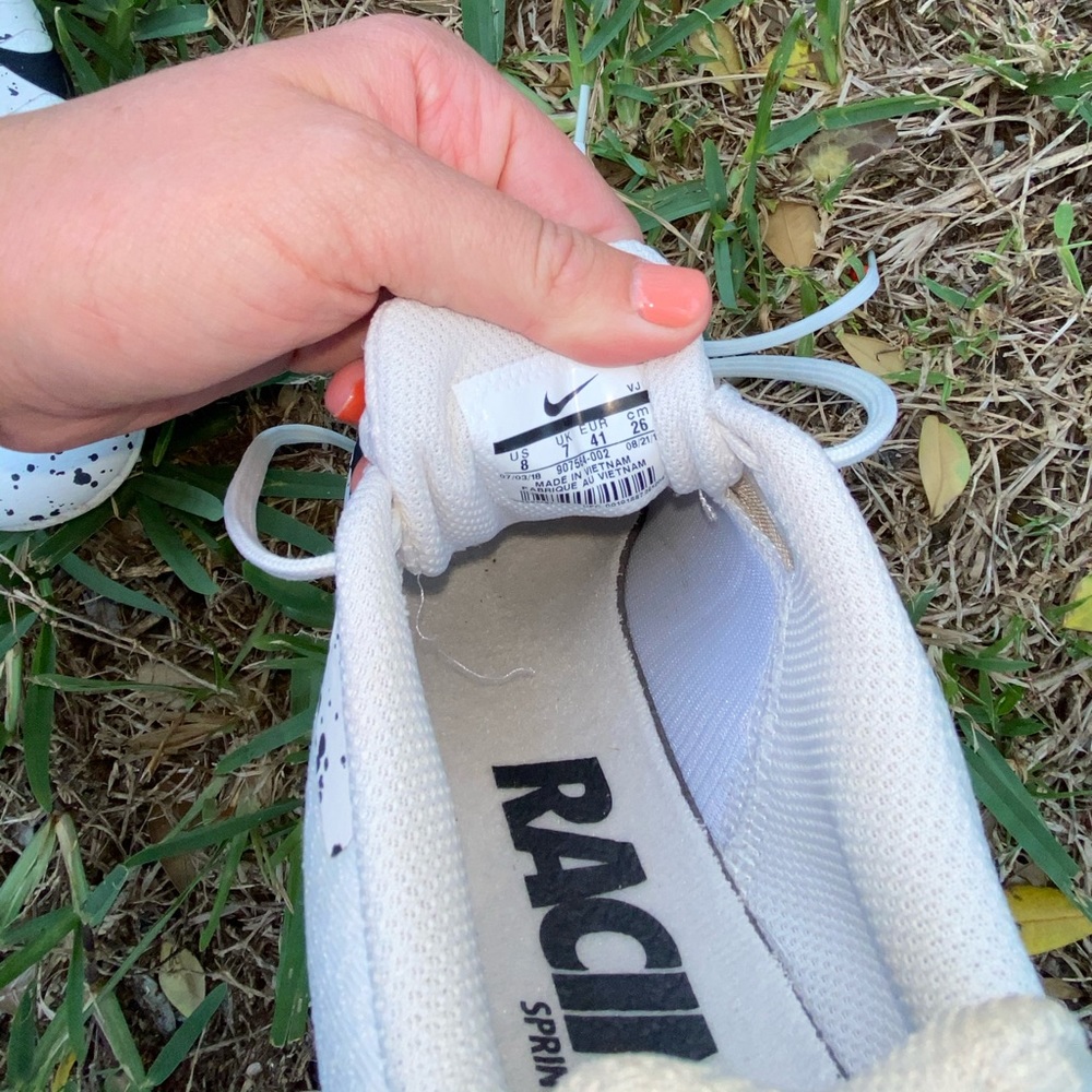 Nike track shoes - Picture 2 of 3